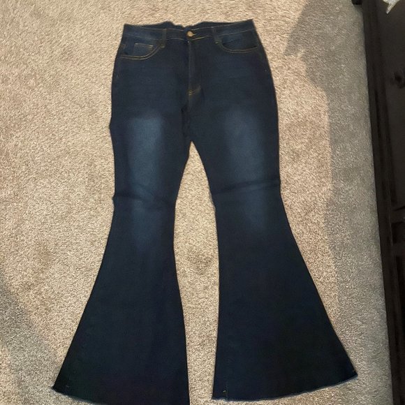 Multiple Shirts & Jeans - Picture 5 of 10